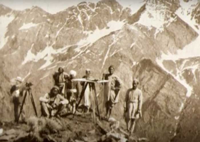 Монтгомери и его команда во время Великой экспедиции в Индию
